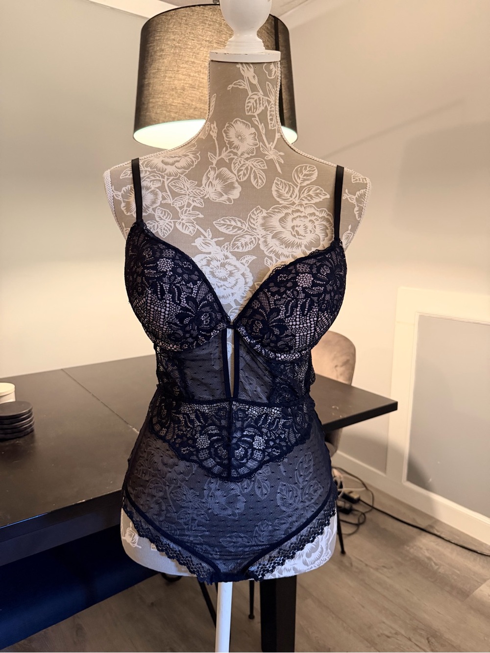 H&M Black Lace Bodysuit Lingerie Large size40